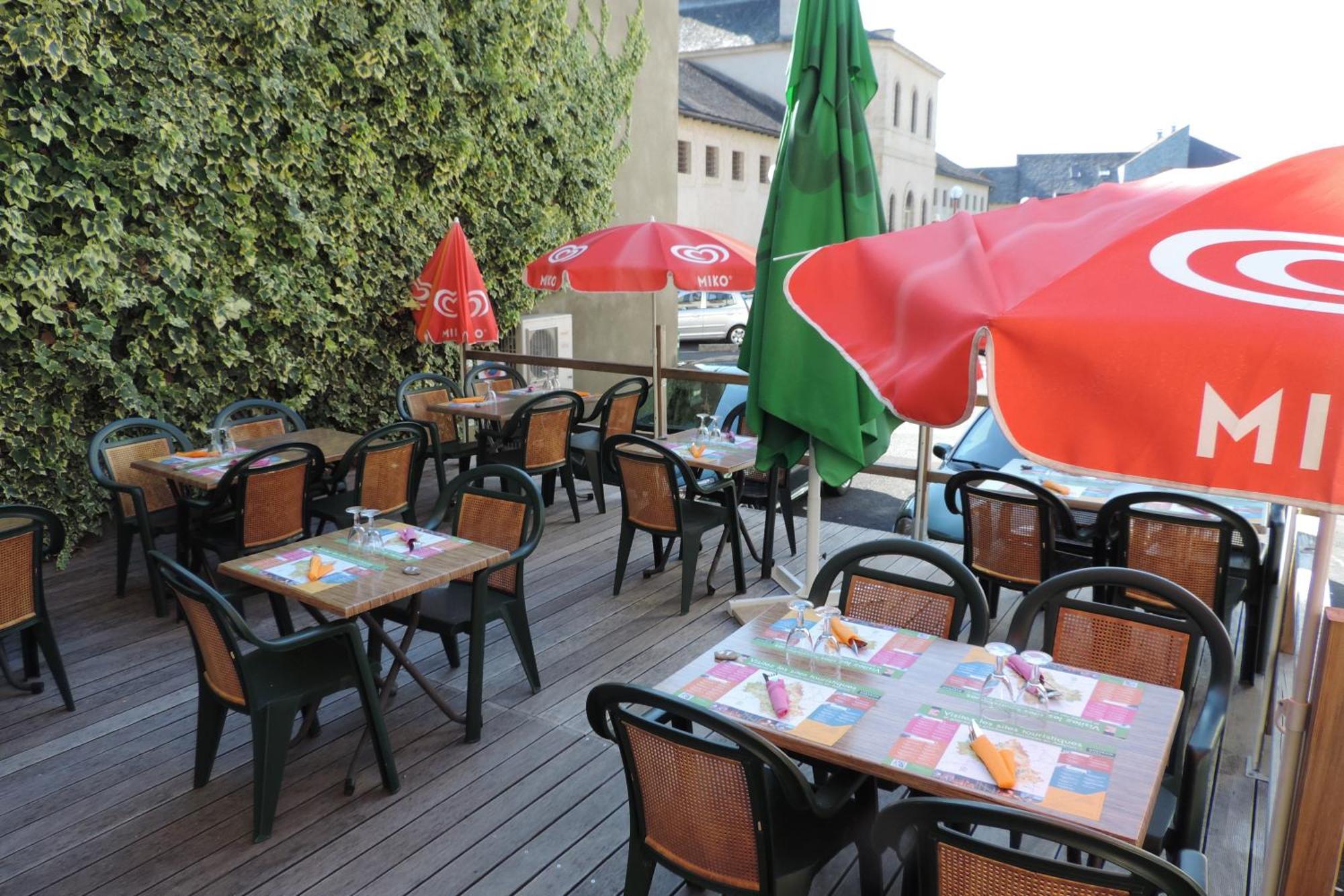 Hotel De France Espalion Bagian luar foto